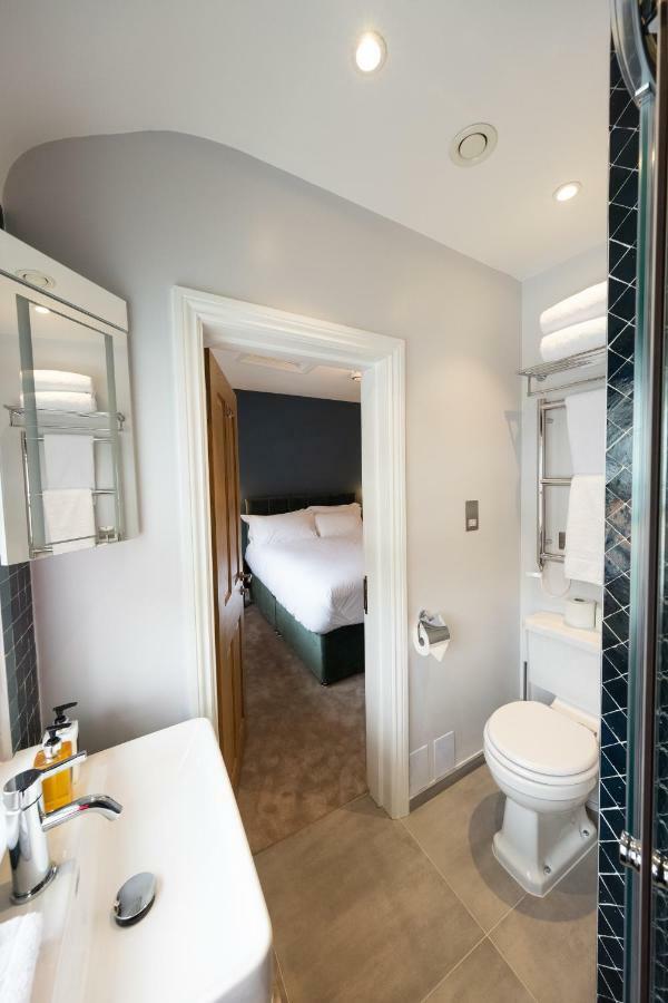 Hotel The Kings Arms à Kingston upon Thames  Extérieur photo